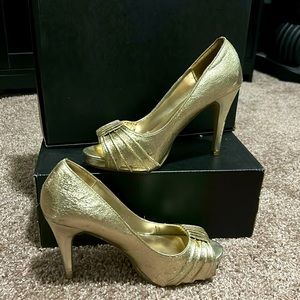 Gold peep-toe Heels!! free with any other purchase